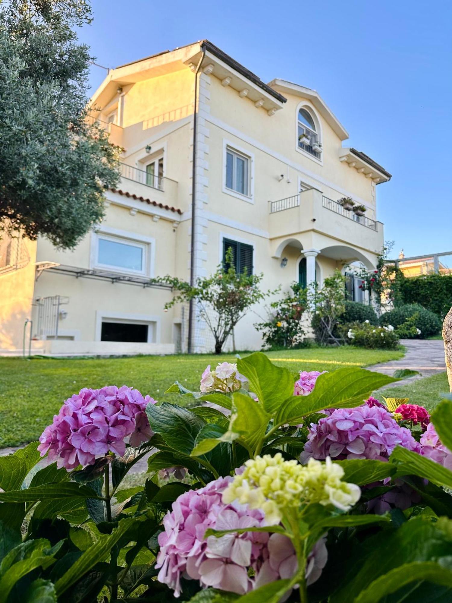 Villa Luce B&B Olbia Exterior photo